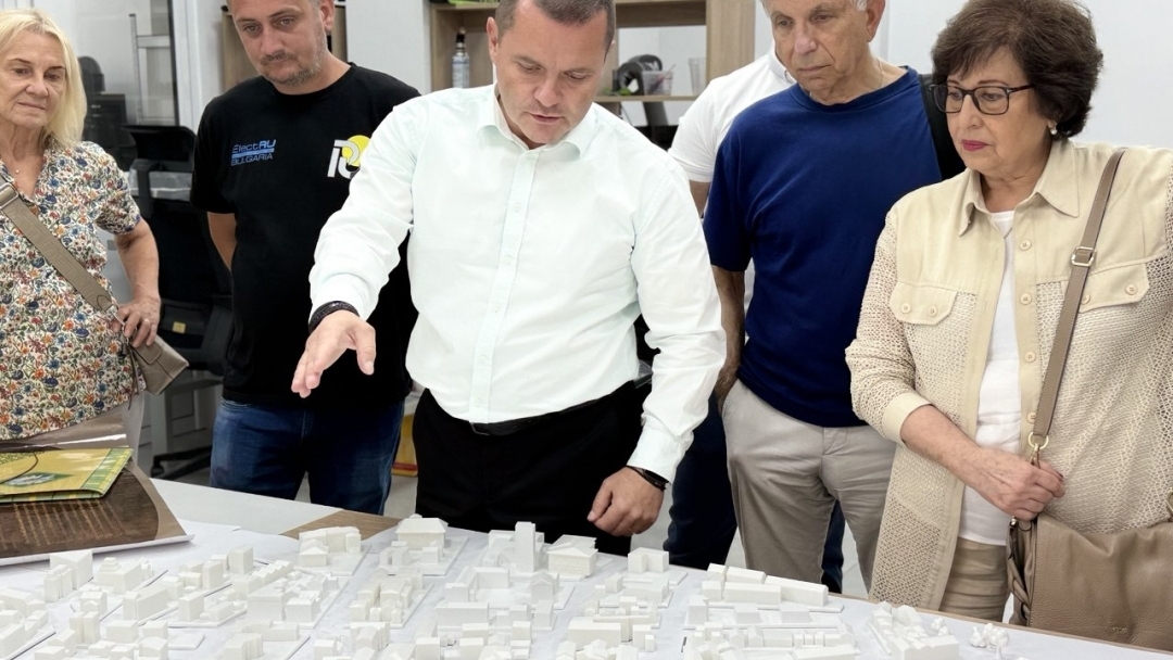 Кметът Пенчо Милков обсъди с експерти създаването на 3D макет на централната градска част на Русе