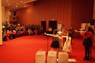 Над 300 творби в конкурса за 'Валентинка' и 'Фотовалентинка' 