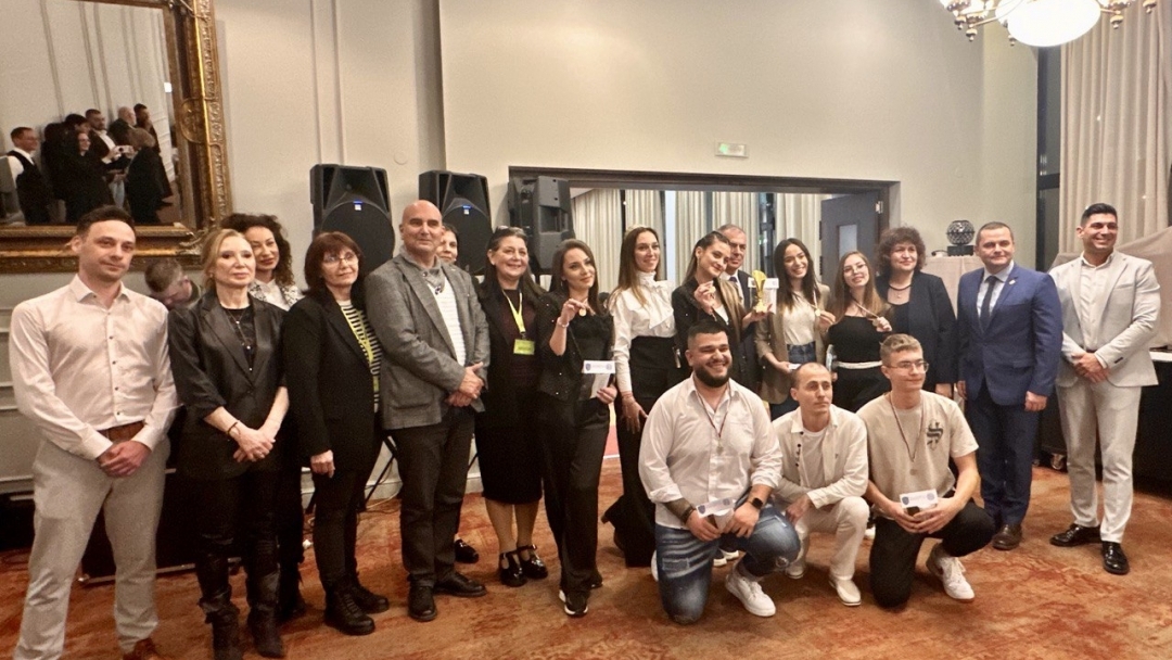 Министър Сергей Игнатов и кметът Пенчо Милков наградиха победителите в състезание по професии в туризма