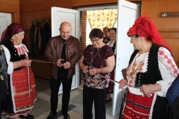 Кметът Пламен Стоилов откри обновения пенсионерски клуб в с. Червена Вода