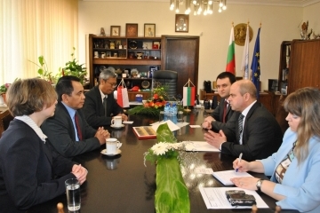 Индонезия с интерес към Русе като логистичен център 