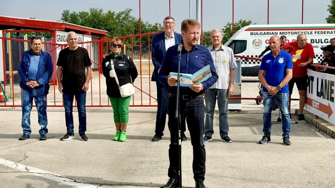 В памет на Димитър Калчев: „Grand Prix България 2026“ събра пилоти от България, Румъния и Гърция на писта „Долна Митрополия“