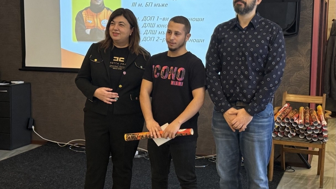 ТСК-Русе награди шампионите си и почете проф. д-р Кирил Панайотов