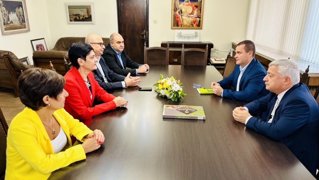 Pencho Milkov discussed new directions for cooperation in the field of innovation and security with the management of Siemens and the University of Ruse