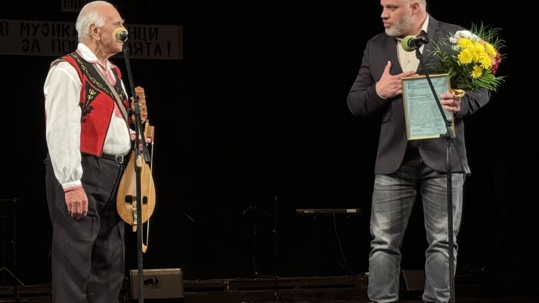Концерт с над 60 изпълнения отбеляза двойния празник на гъдуларя Иван Жеков