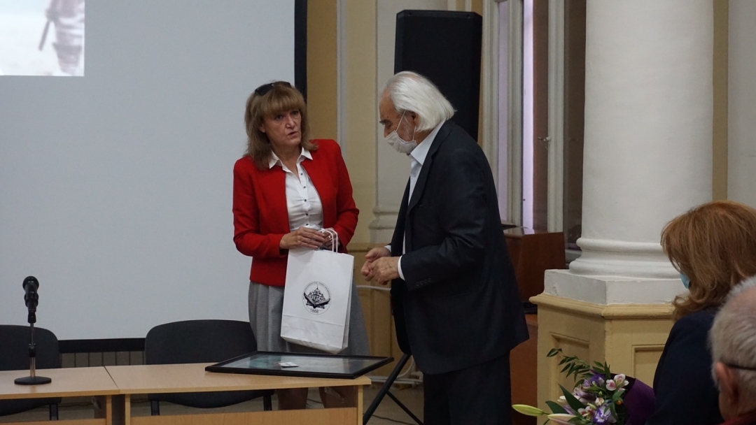 Русе чества 90-годишния юбилей на акад. Антон Дончев
