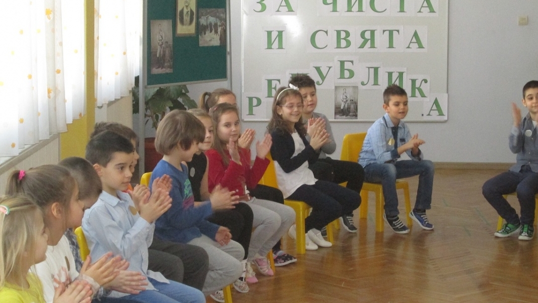 Децата от ДГ "Червената шапчица" отбелязаха 144 години от смъртта на Васил Левски