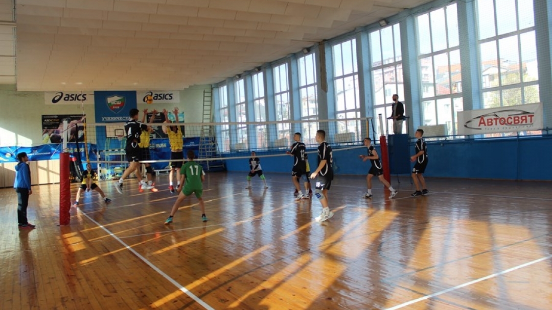 Общинско първенство по волейбол за юноши и девойки 11-12 клас