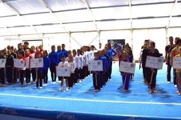 Четири златни и 6 сребърни медала за акробатите от АК „Локомотив-Русе“