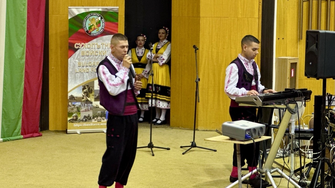 Pencho Milkov welcomes the participants in the review of amateur artistic creation and the festival of the brass bands of the Land Forces
