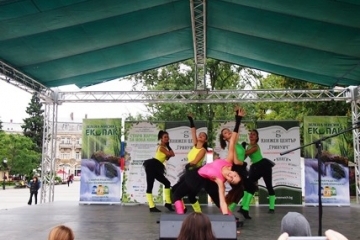 7 тона стара хартия предадоха над 1300 деца и родители и получиха нови книги 