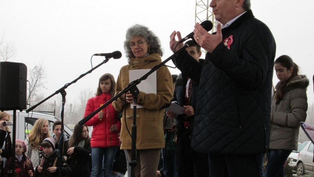 В Русе представиха официално опита за световен рекорд на „Гинес” за най-дълга мартеница