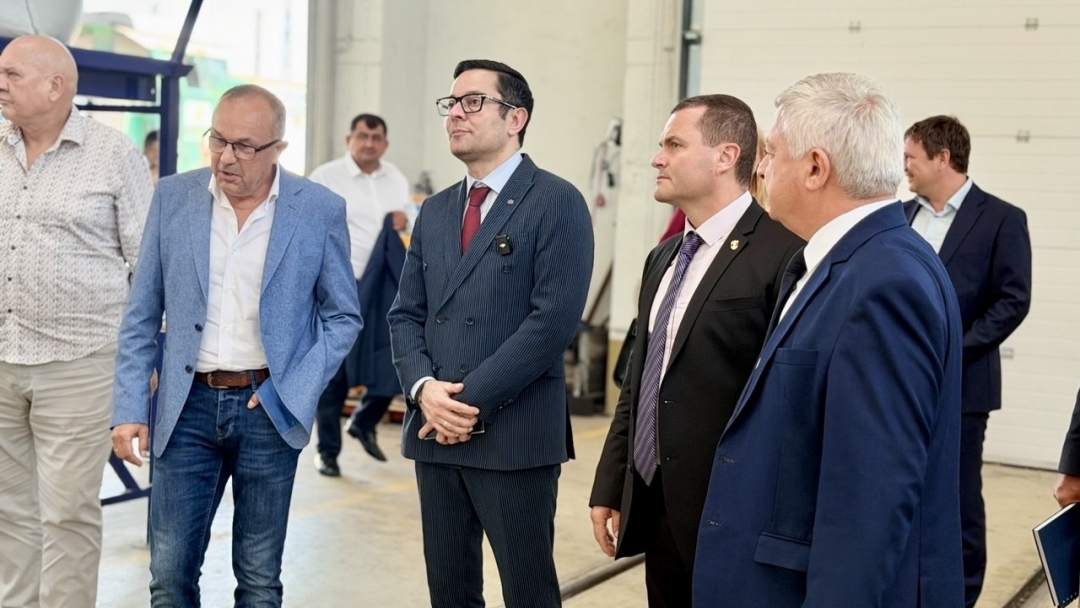 Кметът Пенчо Милков посрещна в  Русе вицепремиера Александър Пулев, обсъдено бе индустриалното развитие на града