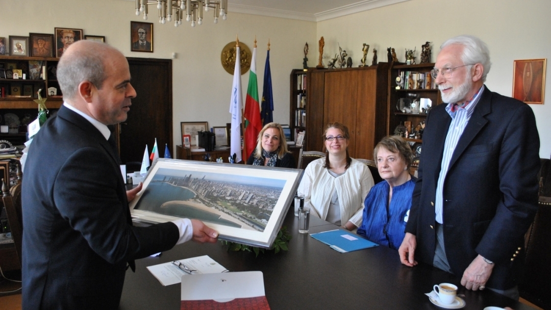 Кметът на Чикаго поздрави русенци за 6 май