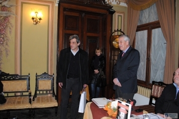 КМЕТЪТ ПЛАМЕН СТОИЛОВ ПОЗДРАВИ ЖУРНАЛИСТА АЛЕКСАНДЪР НЕДКОВ ЗА ПОРЕДНАТА МУ КНИГА