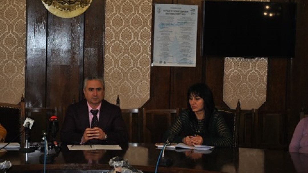 Контрольори проверяват превозвачите от обществения градски транспорт за електронното таксуване