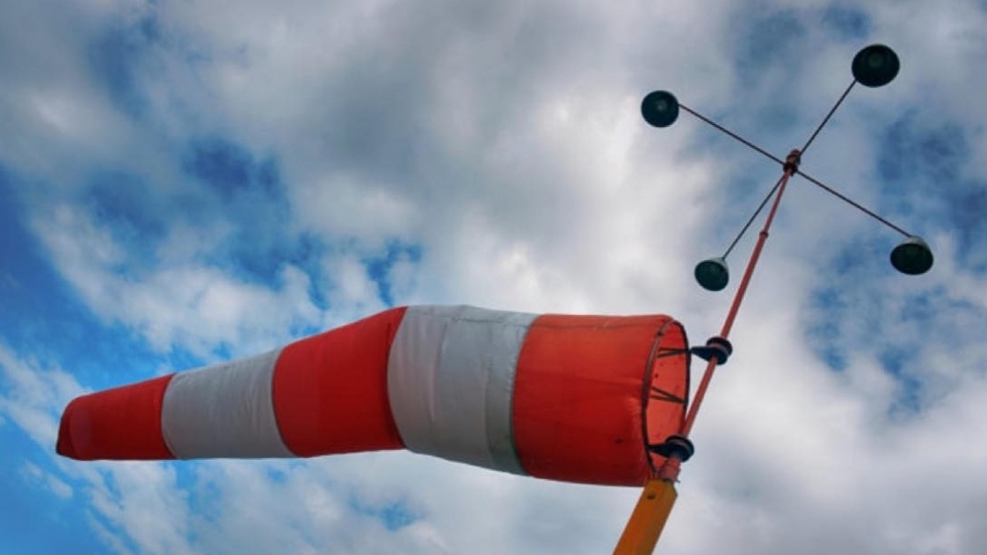 Оранжев код за силен вятър е обявен за днес за Русе и населените места от общината (ОБНОВЕНА)