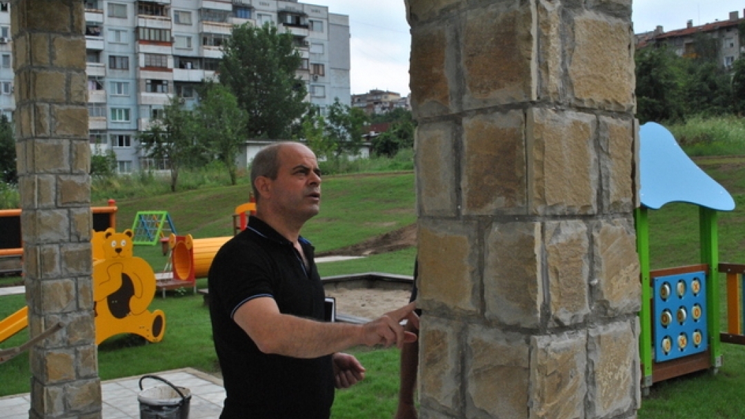 Кметът Пламен Стоилов инспектира новите детски градини и Природонаучния музей