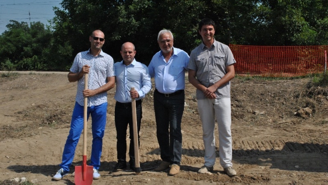 Кметът Пламен Стоилов даде старт на строителството на ново депо за ремонт на локомотиви