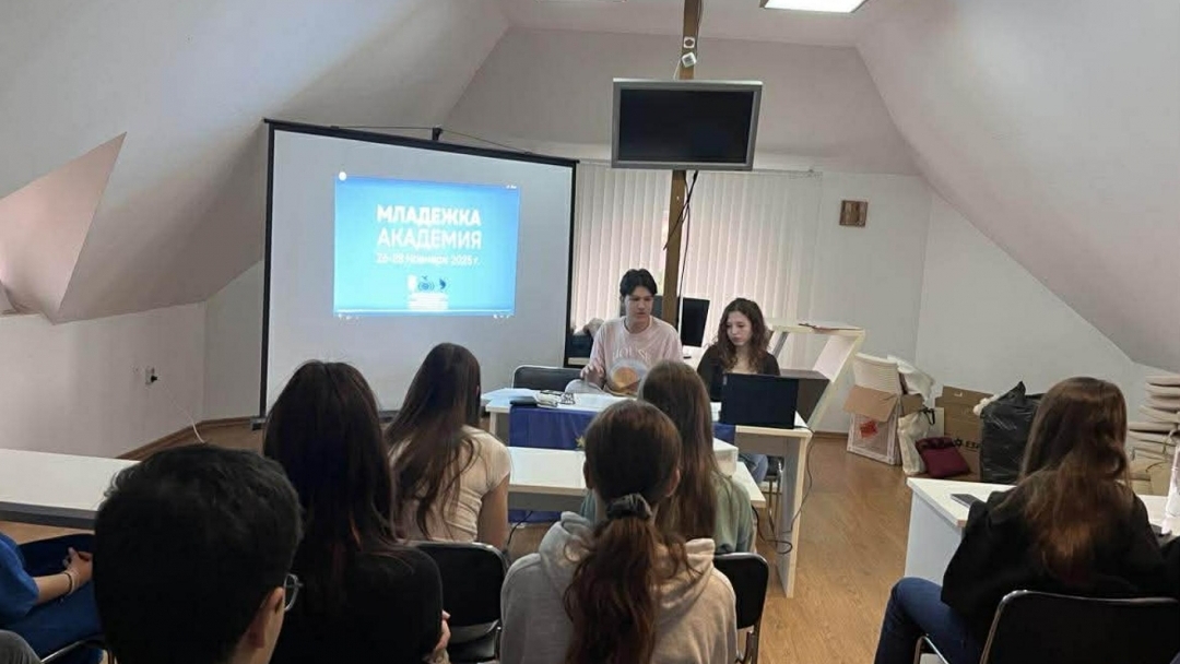 Младежи от Русе влязоха в ролята на депутати