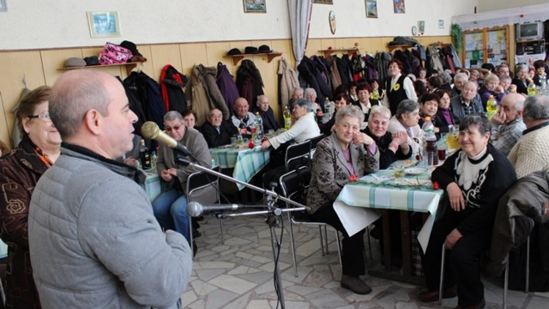 Осмомартенски празник в пенсионерски клуб „Здравец“ град Мартен