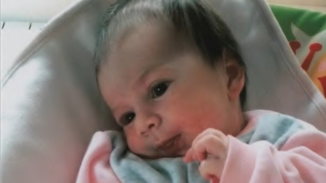 Кметът Пламен Стоилов дари Бебе на годината 2015