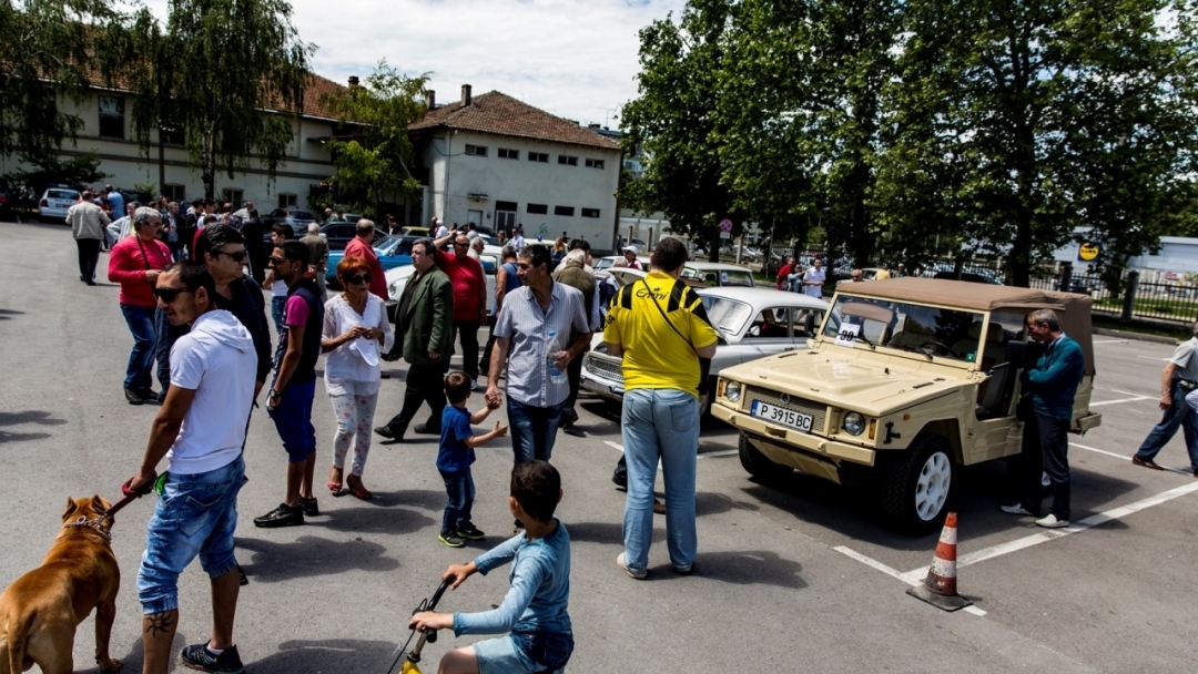 За втора поредна година Русе беше домакин на Ретро парад на автомобили 