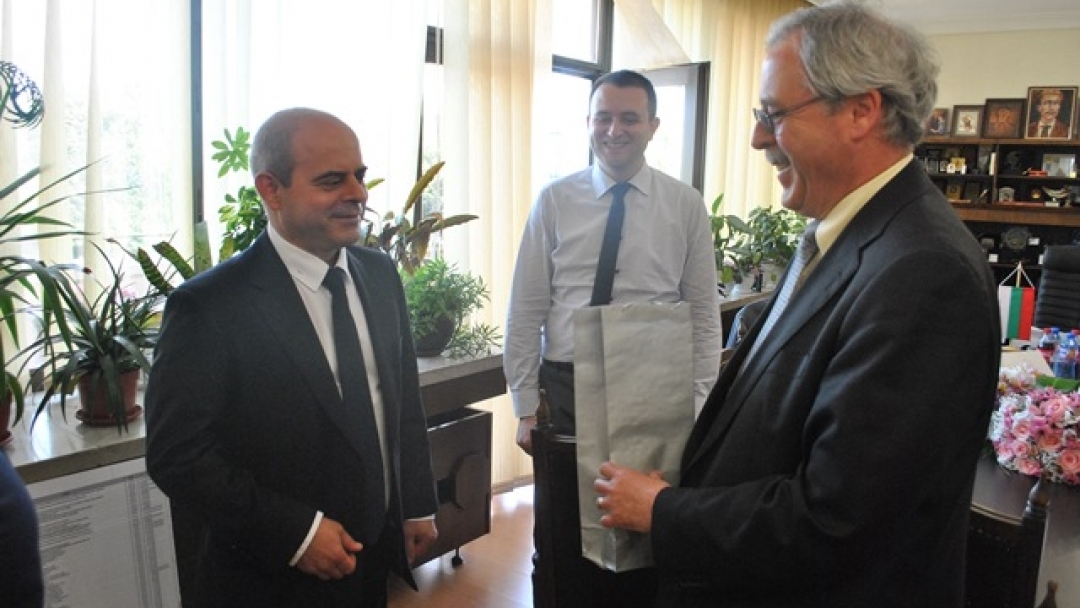 Кметът Пламен Стоилов се срещна с  ирландския посланик Джон Бигър