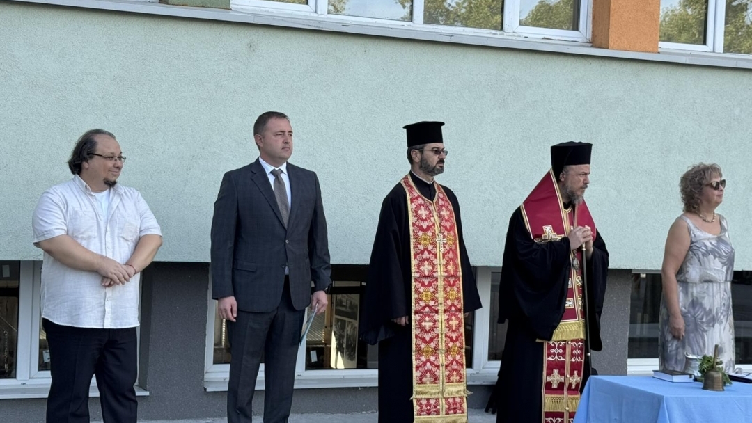 С тържествени церемонии бе даден старт на учебната година в училищата и детските градини в община Русе