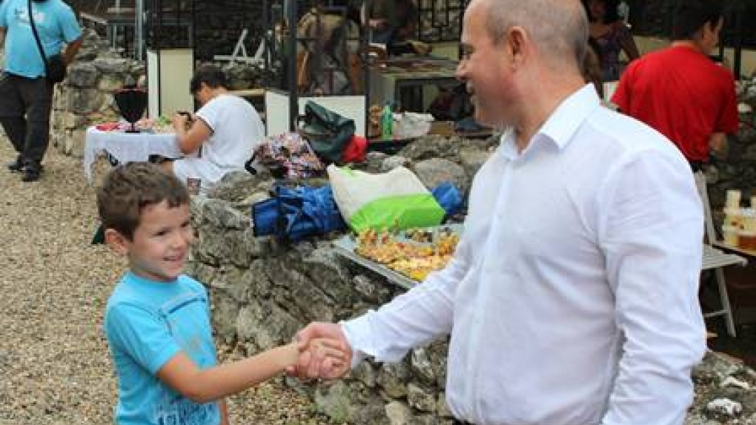 Кметът и зам.-министърът на туризма откриха винарско изложение в Русе