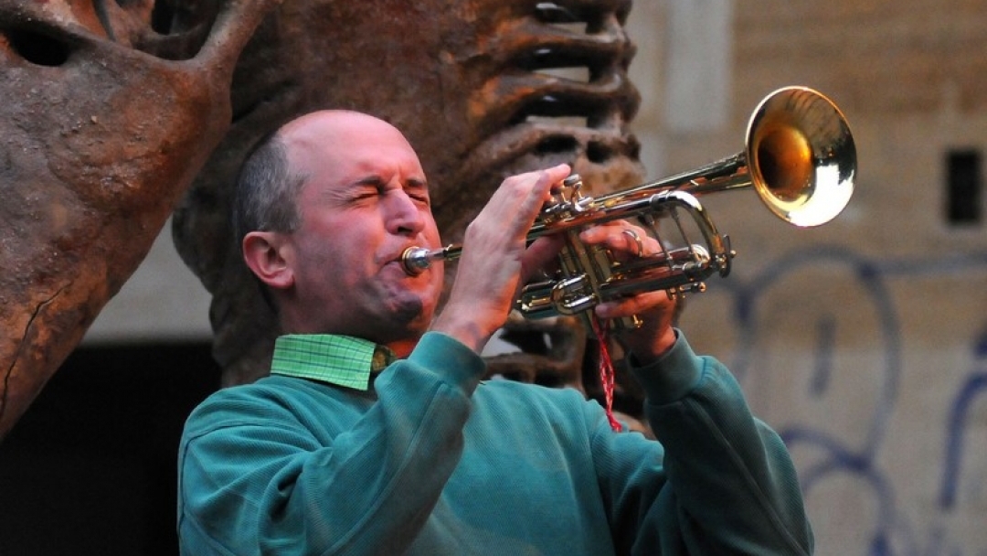 Звезди учат на джаз децата на Русе