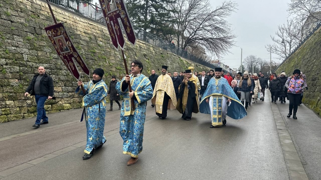 За 6-и път: Теодор Цветков извади богоявленския кръст от водите на Дунава