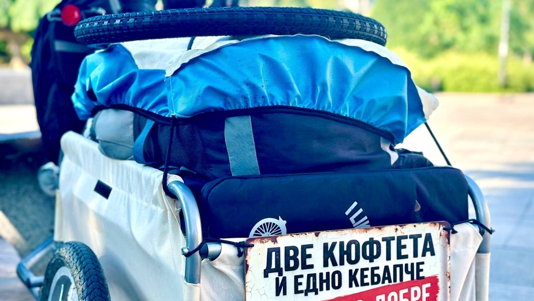 Мартин Гергов премина през Русе в обиколката си с легендарното „Балканче“