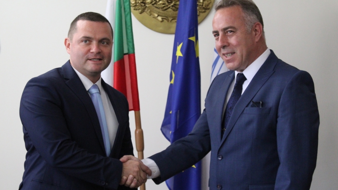 Първа лична среща между Пенчо Милков и новия кмет на Гюргево. Двамата бяха категорични - третият мост над река Дунав трябва да свързва двата братски града