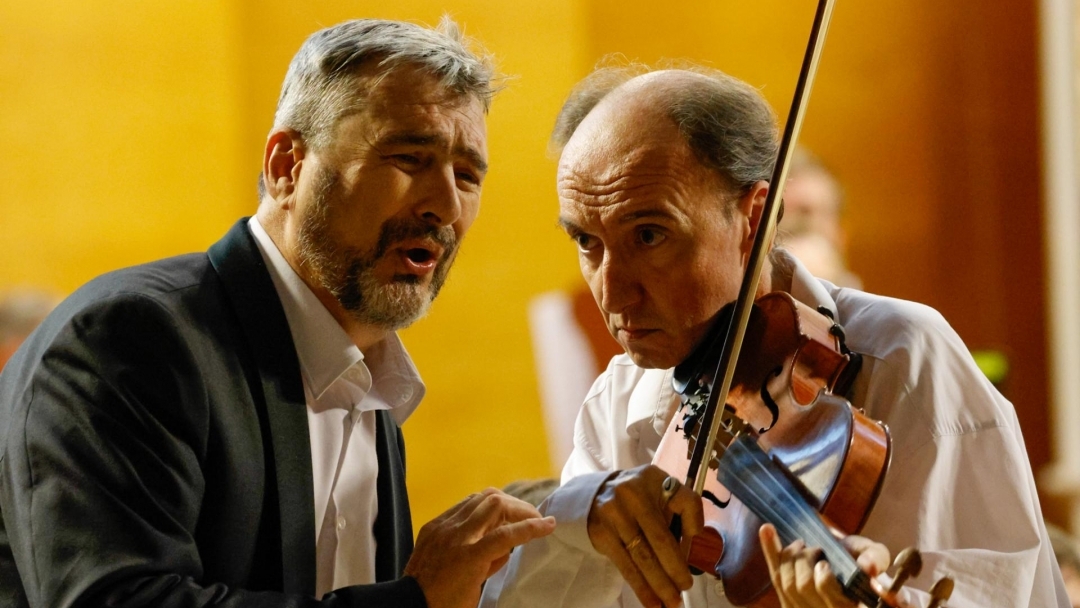 Кметът Пенчо Милков удостои оперния певец Стоян Стоянджов със златна значка за 40 години творческа дейност