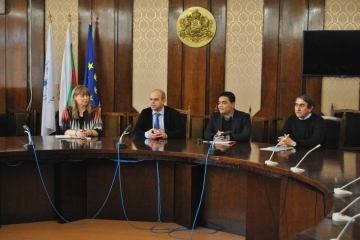 Младежи от ромското малцинство гостуваха на кмета Пламен Стоилов