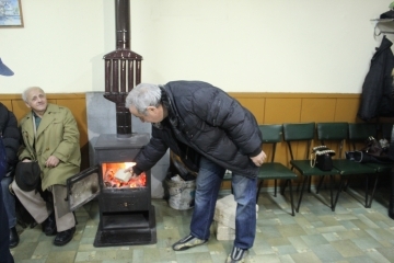 Дариха екологично отопление на пенсионерски клуб и социално слаби семейства за зимния сезон