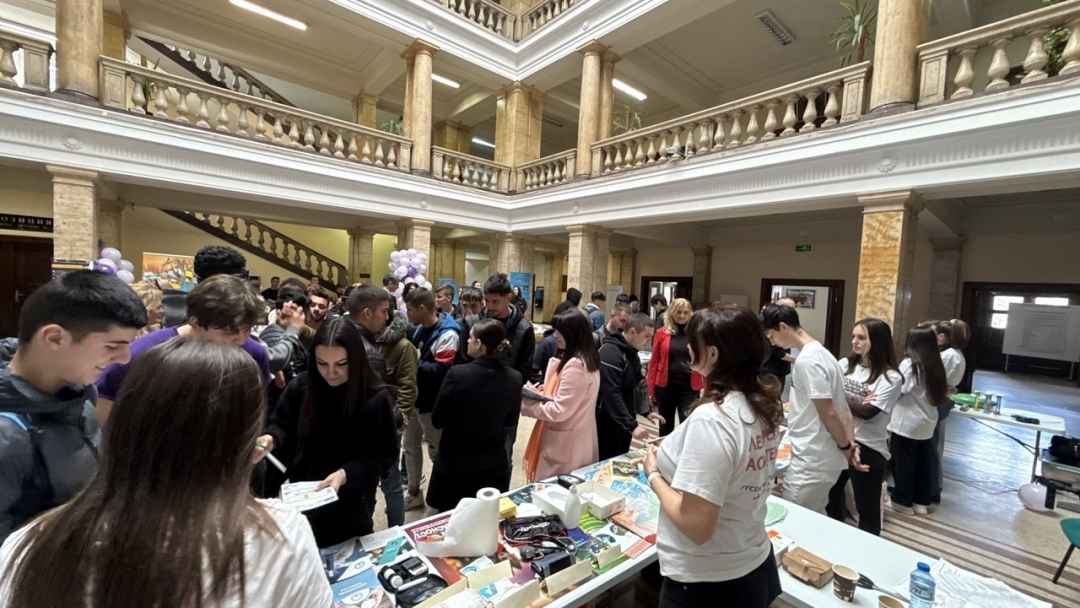 Над 29 училища се включиха в Деня на отворените врати на РУ „Ангел Кънчев