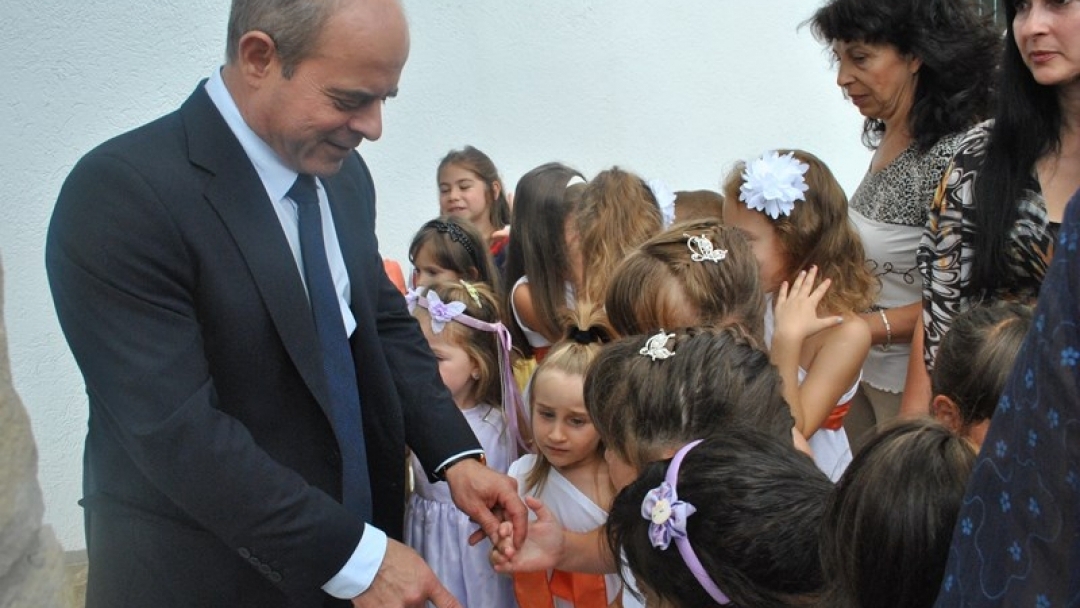 Пламен Стоилов и Бойко Борисов откриха ново детско заведение в Русе 