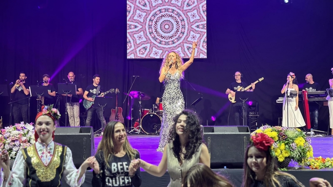 Деси Добрева и младите таланти на Русе вдигнаха на крака зала „Арена“