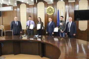 Кметът Пенчо Милков връчи наградите „Русе 21. Век“ 