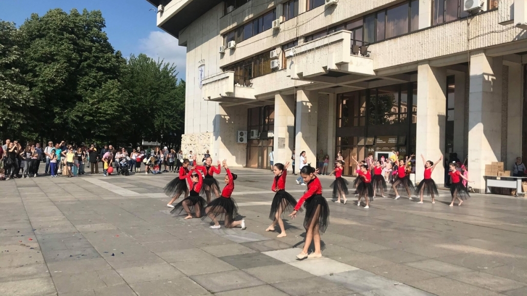 Детски празник „При нас е весело!“ зарадва русенски деца на първи юни