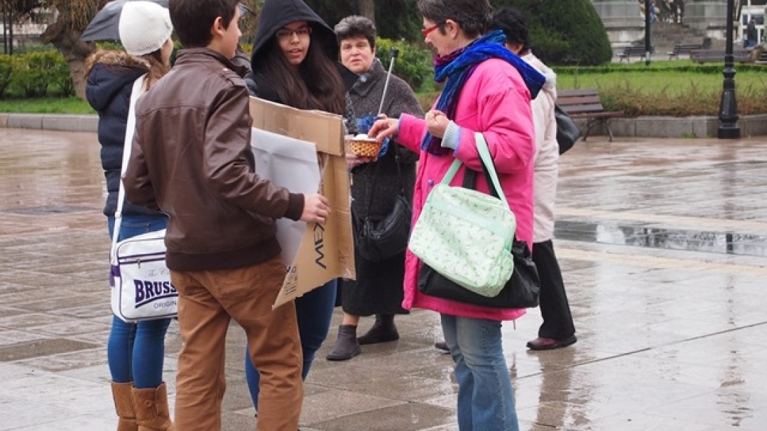 Акция на "Младежки парламент" към Общински Младежки Дом - Русе по повод Денят на Земята