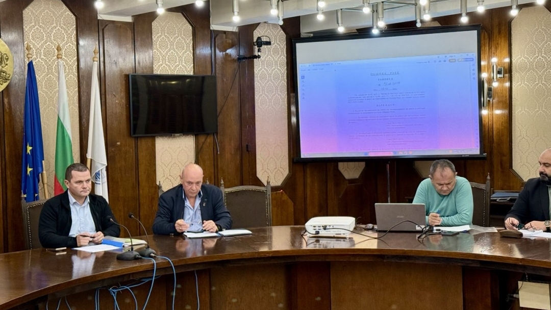 Готовността за посрещане на зимата обсъдиха кметовете в община Русе и снегопочистващите фирми