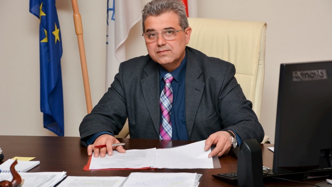 Заместник-кметът по "Комунални дейности" на Община Русе Димитър Недев е с положителна проба за COVID-19  