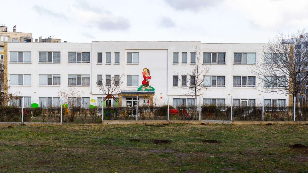 Graffiti gives a new look to the facades of kindergartens in Ruse