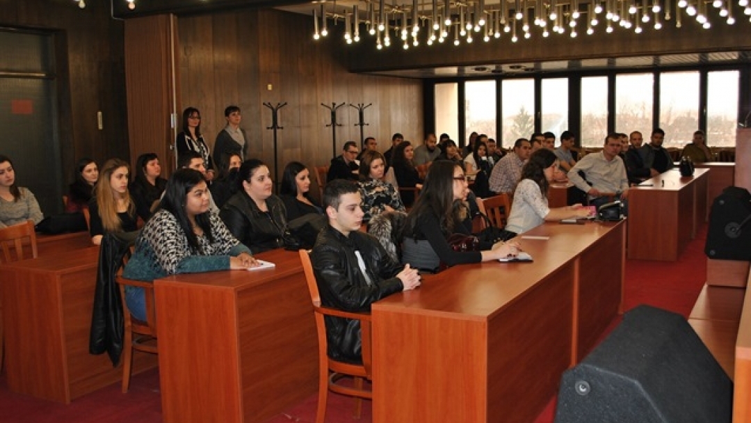 Кметът Пламен Стоилов се срещна с бъдещи юристи