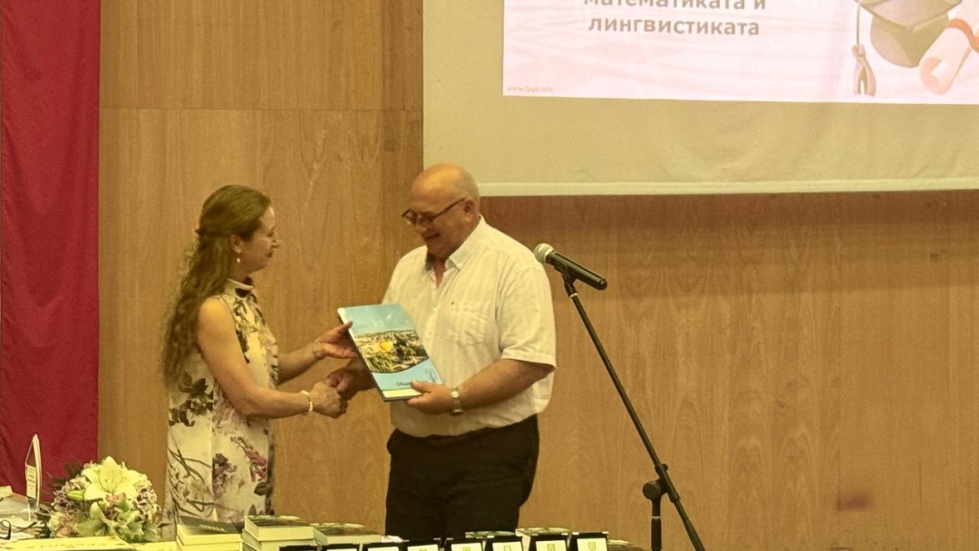 Заместник-кметът Енчо Енчев поздрави зрелостниците на МГ „Баба Тонка" и ПГИУ „Елиас Канети"