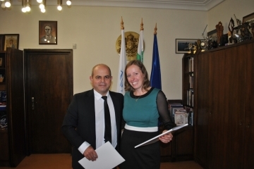 Кметът Пламен Стоилов подписа Споразумение за сътрудничество с фондация "Джуниър Ачийвмънт" България