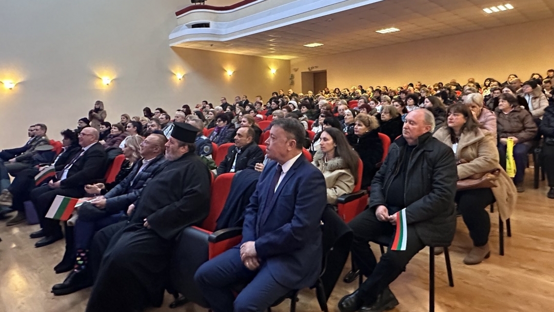 Заместник-кметът Енчо Енчев уважи празничния концерт за 3 март в Бяла